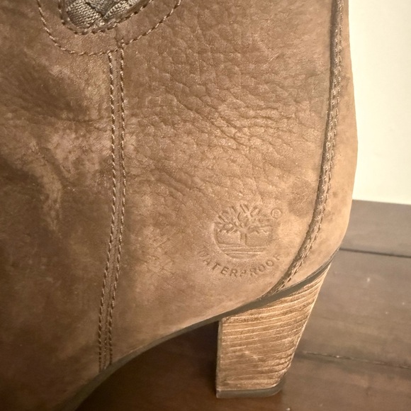 Timberland Women’s Waterproof Nubuck Leather Heeled Ankle Boots Brown Size 6 - Picture 4 of 7
